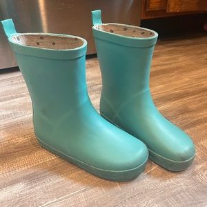 Ten Little Rainboots. Size 13